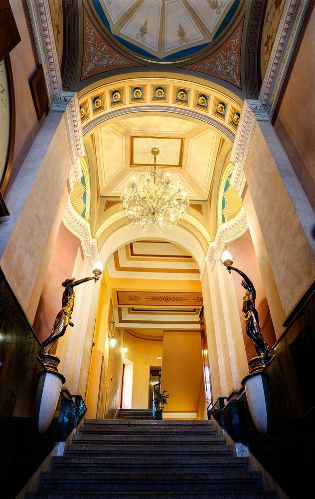 Bohemia Plaza Hotel 4*