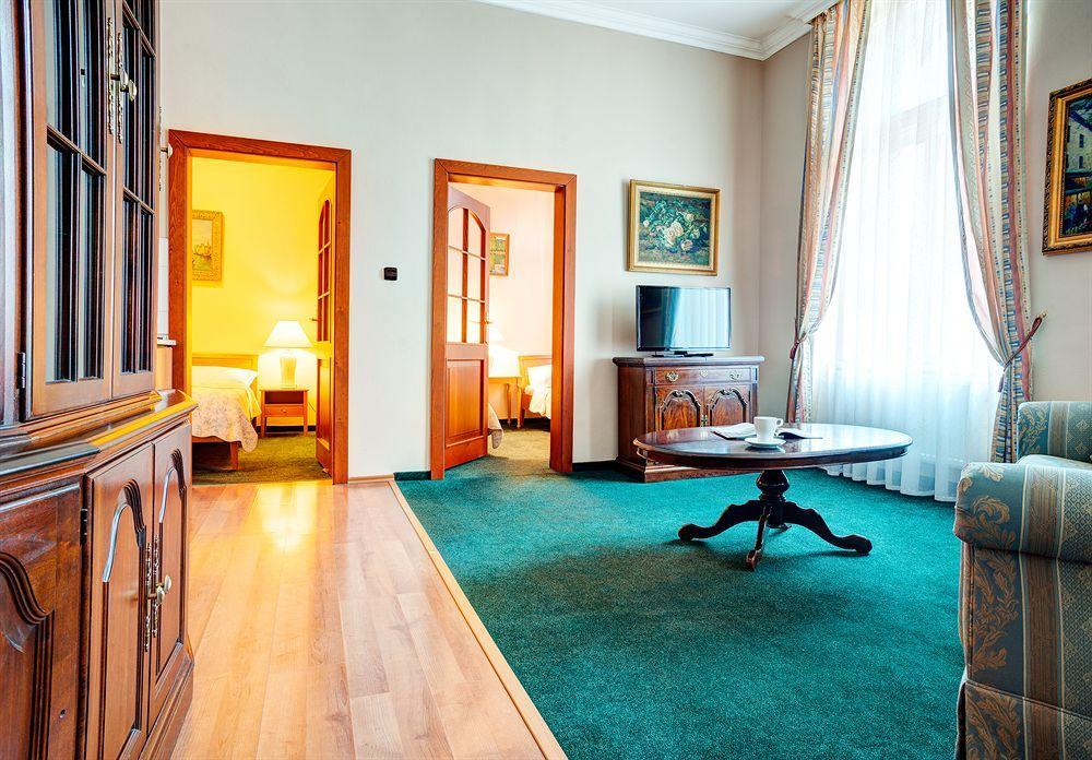 Bohemia Plaza 4*