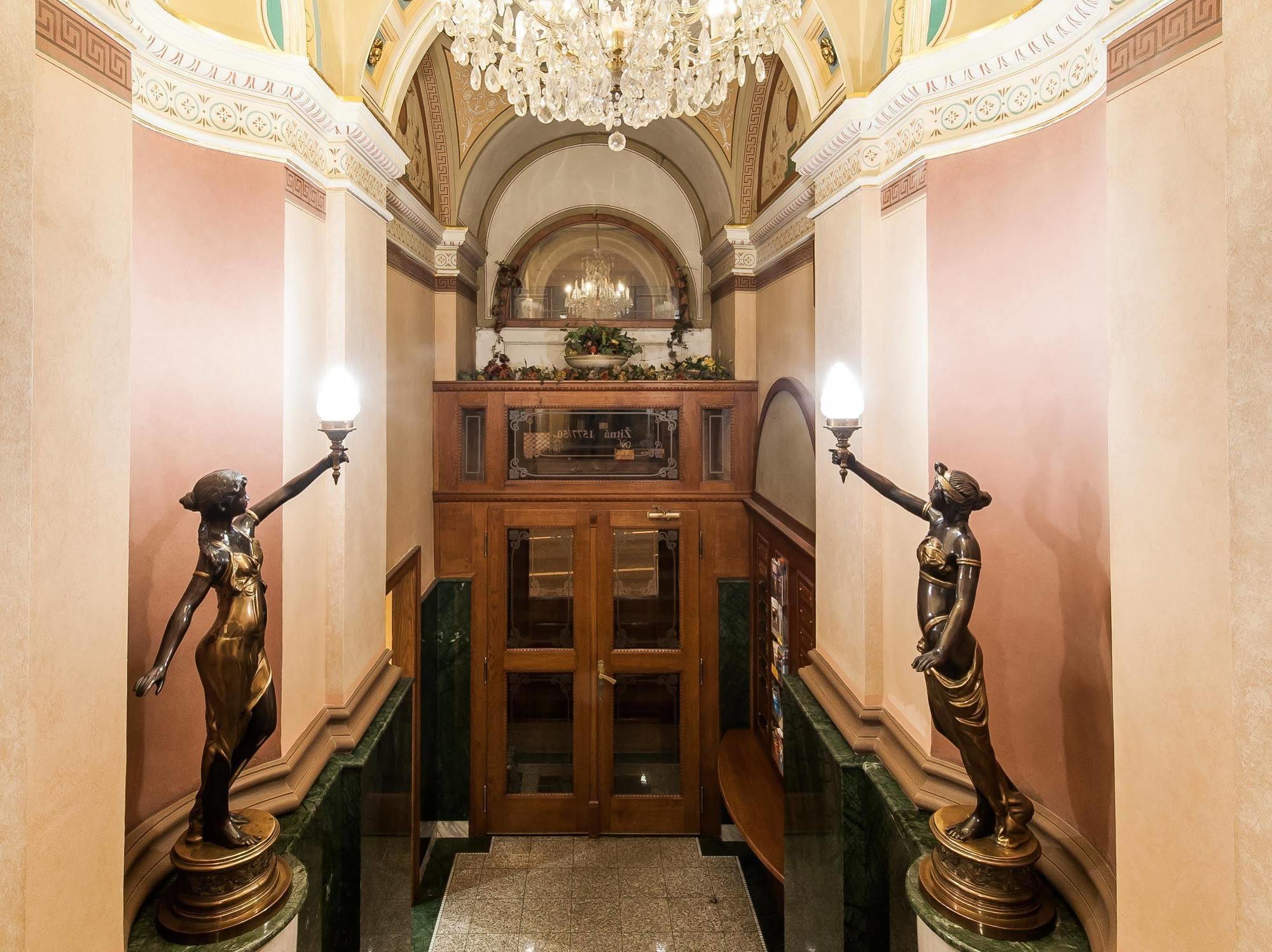 Hotel Bohemia Plaza